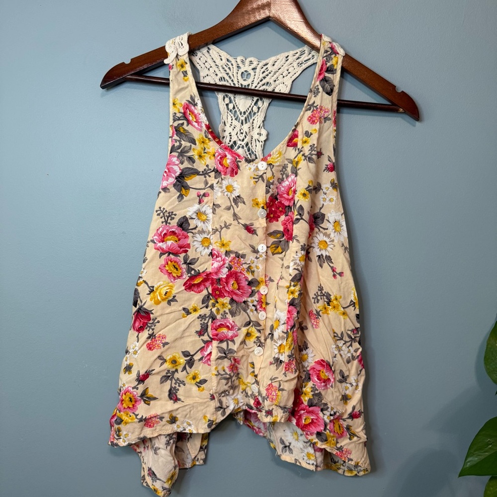 LF Brand Millau Floral Button Front Tank Top. Size XS. Crochet Racerback Detail